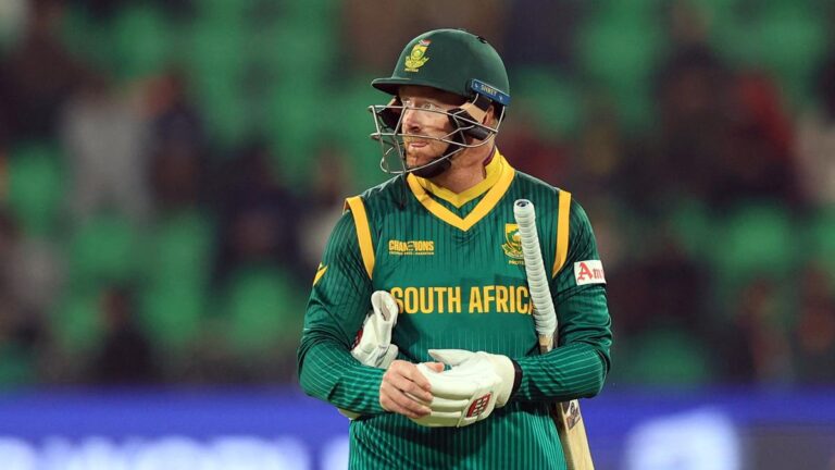 2025-03-05T152234Z_859720280_UP1EL3516PL1D_RTRMADP_3_CRICKET-CHAMPIONSTROPHY-ZAF-NZL.JPG