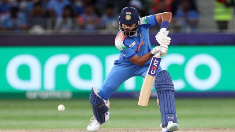 2025-03-09T151329Z_1000460893_UP1EL3916AGPJ_RTRMADP_3_CRICKET-CHAMPIONSTROPHY-IND-NZL.JPG