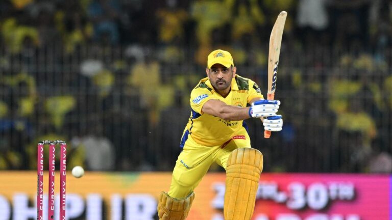 2025-03-28T172519Z_1997895171_UP1EL3S1CE5J4_RTRMADP_3_CRICKET-IPL-CSK-RCB.JPG