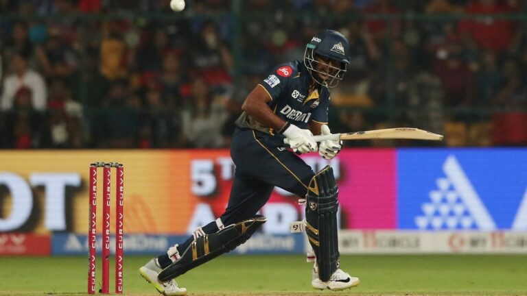 2025-04-02T161042Z_1855792849_UP1EL4218XSN1_RTRMADP_3_CRICKET-IPL-RCB-GT.JPG