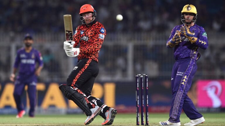 2025-04-03T164448Z_99257782_UP1EL431AIMJF_RTRMADP_3_CRICKET-IPL-KKR-SRH.JPG