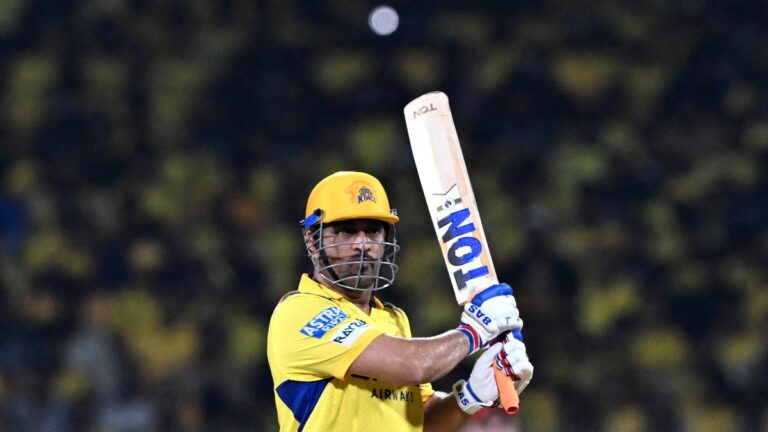 MEHENDRA20SINGH20DHONI20CSK20VS20RCB20IPL20CRICKET20MATCH_04.jpg