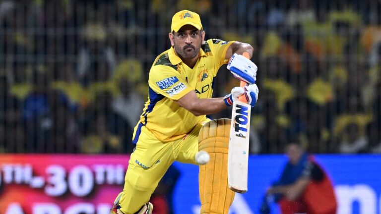 MEHENDRA20SINGH20DHONI20CSK20VS20RCB20IPL20CRICKET20MATCH_08.jpg