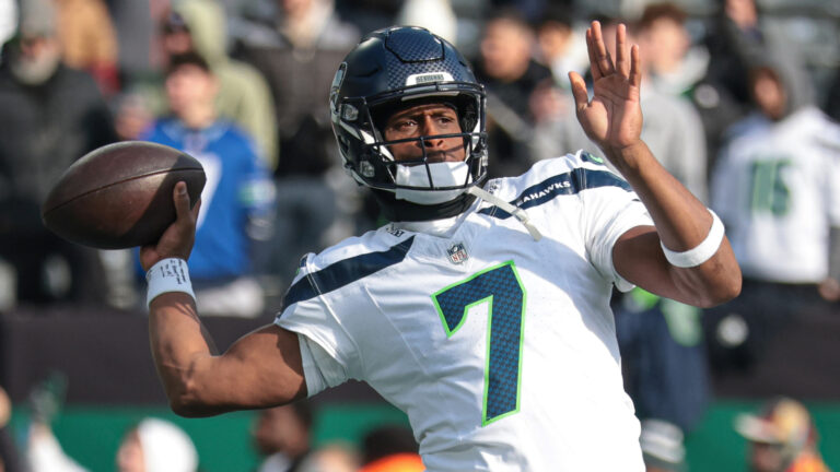 raiders-reassert-confidence-qb-geno-smith-massive.jpg