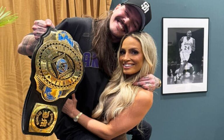 dominik-mysterio-recreates-childhood-photo-with-trish-stratus-34.jpg