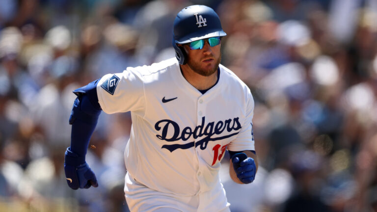 max-muncy-sets-wild-mark-dodgers-latest-win.jpg