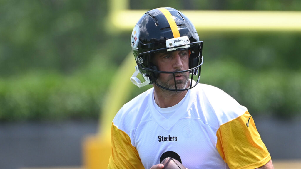 rodgers-makes-stunning-revelation-signing-steelers.jpg