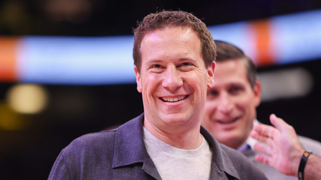 suns-owner-sticks-his-rival-hiring-teams-new-hc.jpg