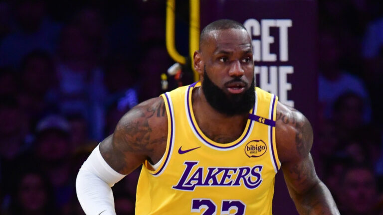 somebody-needs-save-lebron-james-lakers.jpg